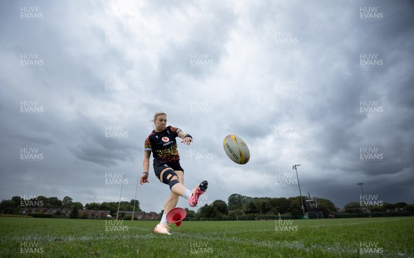 260825 - Wales Women Rugby World Cup Training Session - Keira Bevan goes through kicking practice during a training session ahead of their Women’s Rugby World Cup match against Canada
