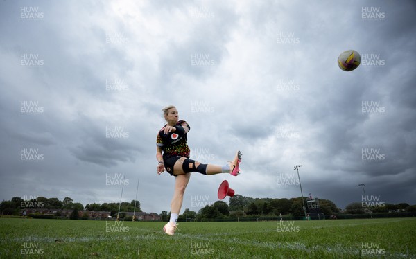 260825 - Wales Women Rugby World Cup Training Session - Keira Bevan goes through kicking practice during a training session ahead of their Women’s Rugby World Cup match against Canada