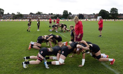 280825 - Wales Women Rugby World Cup Training Session - Wales run through scrummaging training during a Wales rugby training session ahead of their Women’s Rugby World Cup match against Canada