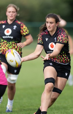 280825 - Wales Women Rugby World Cup Training Session - Branwen Metcalfe during a Wales rugby training session ahead of their Women’s Rugby World Cup match against Canada