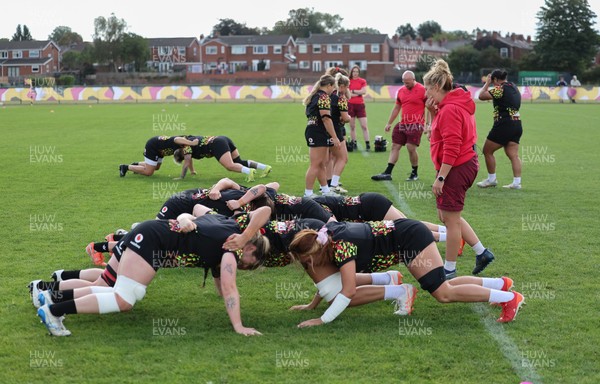 280825 - Wales Women Rugby World Cup Training Session - Wales run through scrummaging training during a Wales rugby training session ahead of their Women’s Rugby World Cup match against Canada