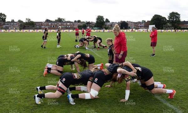 280825 - Wales Women Rugby World Cup Training Session - Wales run through scrummaging training during a Wales rugby training session ahead of their Women’s Rugby World Cup match against Canada
