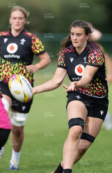 280825 - Wales Women Rugby World Cup Training Session - Branwen Metcalfe during a Wales rugby training session ahead of their Women’s Rugby World Cup match against Canada