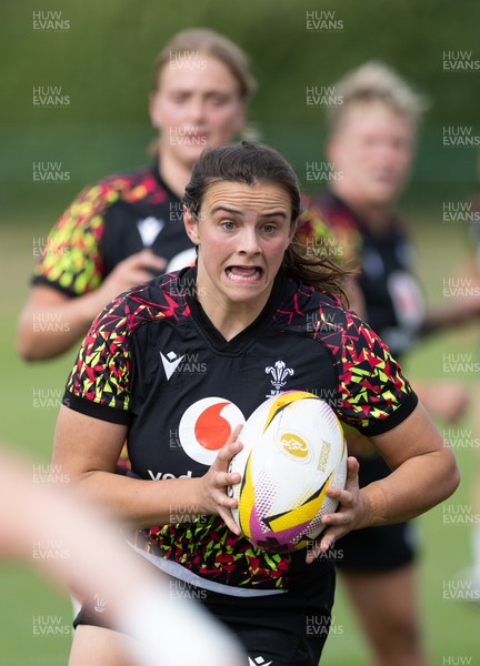 280825 - Wales Women Rugby World Cup Training Session - Branwen Metcalfe during a Wales rugby training session ahead of their Women’s Rugby World Cup match against Canada