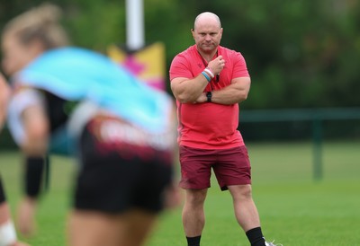 180825 - Wales Women Training Session - Sean Lynn, Wales Women head coach, during a Wales Women training session ahead of their first Women’s Rugby World Cup match against Scotland