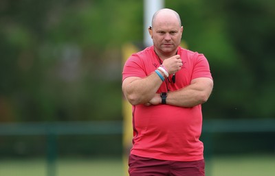 180825 - Wales Women Training Session - Sean Lynn, Wales Women head coach, during a Wales Women training session ahead of their first Women’s Rugby World Cup match against Scotland