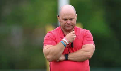 180825 - Wales Women Training Session - Sean Lynn, Wales Women head coach, during a Wales Women training session ahead of their first Women’s Rugby World Cup match against Scotland