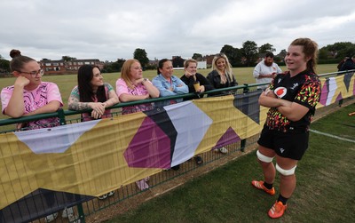 180825 - Wales Women Training Session - Co-captain Kate Williams speaks to rugby fans who watched the Wales Women training session ahead of their first Women’s Rugby World Cup match against Scotland