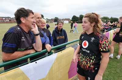 180825 - Wales Women Training Session - Co-captain Kate Williams speaks to rugby fans who watched the Wales Women training session ahead of their first Women’s Rugby World Cup match against Scotland