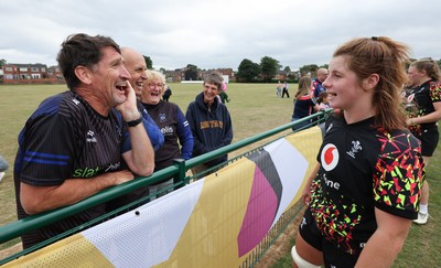 180825 - Wales Women Training Session - Co-captain Kate Williams speaks to rugby fans who watched the Wales Women training session ahead of their first Women’s Rugby World Cup match against Scotland
