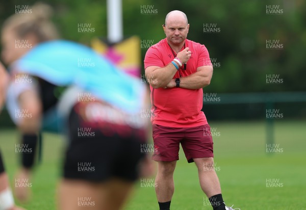 180825 - Wales Women Training Session - Sean Lynn, Wales Women head coach, during a Wales Women training session ahead of their first Women’s Rugby World Cup match against Scotland