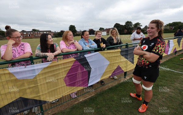 180825 - Wales Women Training Session - Co-captain Kate Williams speaks to rugby fans who watched the Wales Women training session ahead of their first Women’s Rugby World Cup match against Scotland