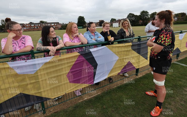 180825 - Wales Women Training Session - Co-captain Kate Williams speaks to rugby fans who watched the Wales Women training session ahead of their first Women’s Rugby World Cup match against Scotland