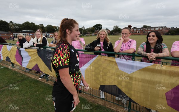 180825 - Wales Women Training Session - Co-captain Kate Williams speaks to rugby fans who watched the Wales Women training session ahead of their first Women’s Rugby World Cup match against Scotland