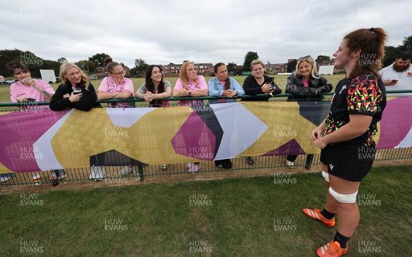 180825 - Wales Women Training Session - Co-captain Kate Williams speaks to rugby fans who watched the Wales Women training session ahead of their first Women’s Rugby World Cup match against Scotland