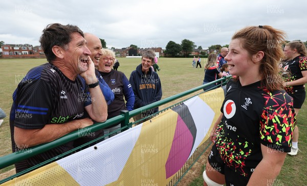 180825 - Wales Women Training Session - Co-captain Kate Williams speaks to rugby fans who watched the Wales Women training session ahead of their first Women’s Rugby World Cup match against Scotland