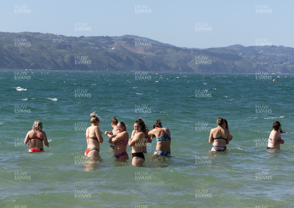 191023 - Wales Women Rugby Sea Recovery - Wales Women rugby players take a sea recovery session in Oriental Bay, Wellington after training ahead of Wales’ opening match of WXV1 against Canada
