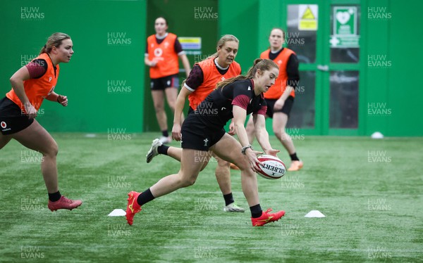 120324 - Wales Women skills session - Lisa Neumann during a skills session ahead of the start of the Women’s 6 Nations