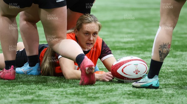 120324 - Wales Women skills session - Hannah Jones during a skills session ahead of the start of the Women’s 6 Nations