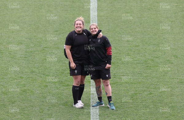 261023 - Wales’ Women Stadium Orientation and Kickers Session - Cerys Hale and Bethan Lewis during a stadium orientation session at the Forsyth Barr Stadium in Dunedin where they will play New Zealand in WCV1 on Saturday