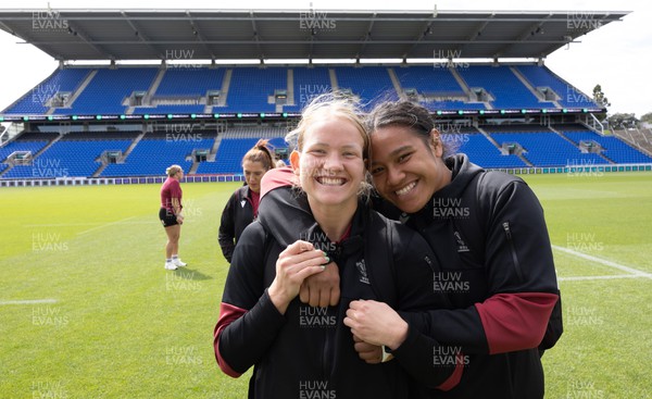 021123 - Wales Women Stadium Orientation and Kickers Session - Carys Cox and Sisilia Tuipulotu during  Wales’ stadium orientation and kickers session at the Go Media Mount Smart Stadium ahead of their WXV1 match against Australia