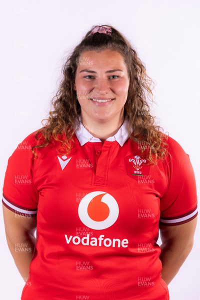 280923 - Wales Women Team Portraits for the match against USA- Gwenllian Pyrs