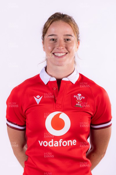 280923 - Wales Women Team Portraits for the match against USA- Lisa Neumann