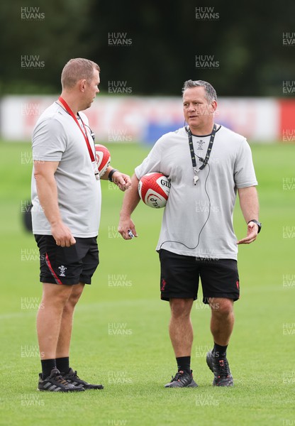 010923 - Wales Women Rugby training session - Ioan Cunningham, left and Shaun Connor during a training session in the build up to the WXV matches in New Zealand