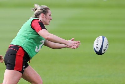 010421 - Wales Women Rugby Squad Training session - Teleri Wyn Davies of Wales during training session ahead of the start of the Women's Six Nations