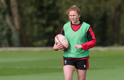 010421 - Wales Women Rugby Squad Training session - Niamh Terry of Wales during training session ahead of the start of the Women's Six Nations