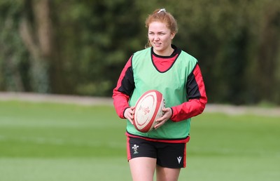 010421 - Wales Women Rugby Squad Training session - Niamh Terry of Wales during training session ahead of the start of the Women's Six Nations