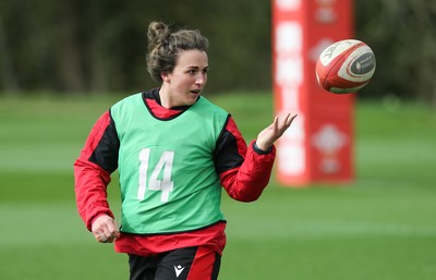 010421 - Wales Women Rugby Squad Training session - Siwan Lillicrap of Wales during training session ahead of the start of the Women's Six Nations