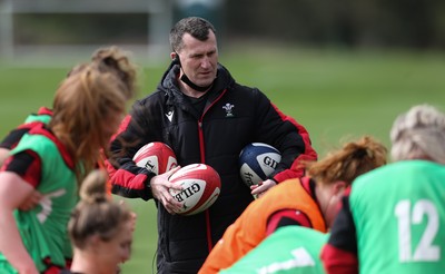 010421 - Wales Women Rugby Squad Training session - Skills coach Geraint Lewis during training session ahead of the start of the Women's Six Nations