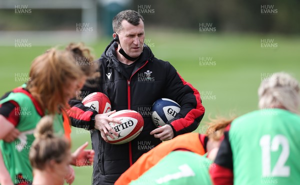 010421 - Wales Women Rugby Squad Training session - Skills coach Geraint Lewis during training session ahead of the start of the Women's Six Nations