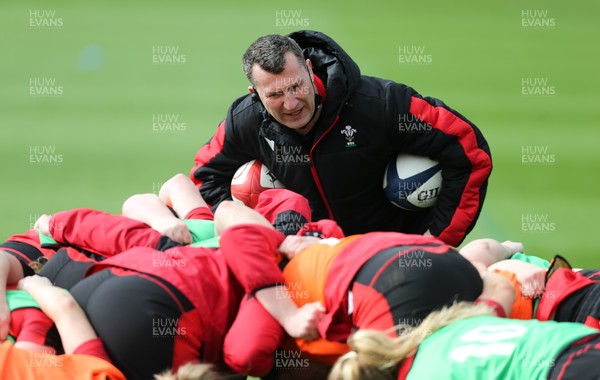 010421 - Wales Women Rugby Squad Training session - Skills coach Geraint Lewis during training session ahead of the start of the Women's Six Nations