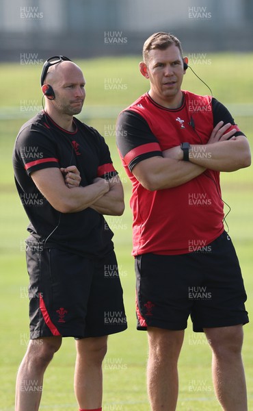 210922 - Wales Women RWC Training Session - Richard Whiffin and Ioan Cunningham during a training session ahead of departure to New Zealand for the Rugby World Cup
