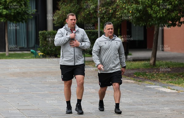 250423 - Wales Women Rugby Training Session - Wales head coach Ioan Cunningham and Wales assistant coach Shaun Connor arrive at Parma Rugby Club for a training session ahead of the TicTok Women’s 6 Nations match against Italy