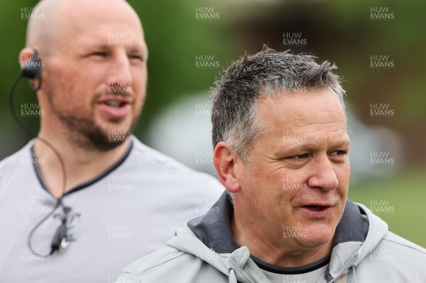 250423 - Wales Women Rugby Training Session -Wales assistant coaches Mike Hill, left, and Shaun Connor during a training session at Parma Rugby Club ahead of the TicTok Women’s 6 Nations match against Italy