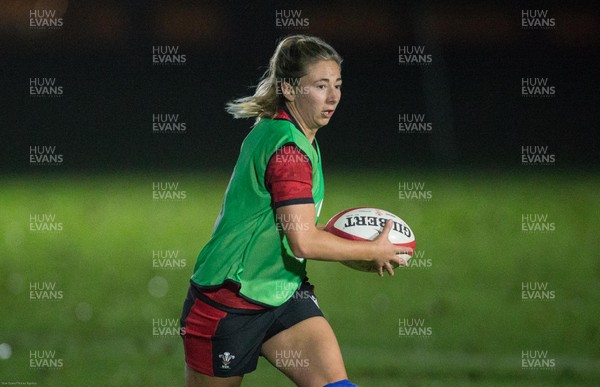 291020 - Wales Women Rugby Squad Training Session - Elinor Snowsill during training session