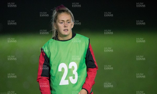 291020 - Wales Women Rugby Squad Training Session - Hannah Jones during training session