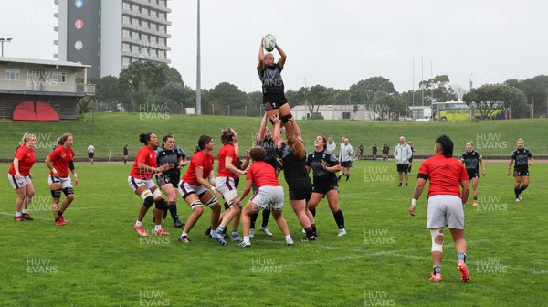 300922 - Wales Women Rugby Training Session - Wales’ Alisha Butchers wins a line out during a combined training session with USA ahead of the start of the Women’s Rugby World Cup