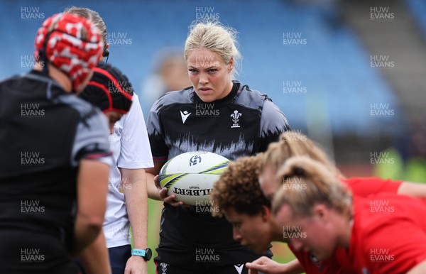 300922 - Wales Women Rugby Training Session - Wales’ Kelsey Jones during a combined training session with USA ahead of the start of the Women’s Rugby World Cup