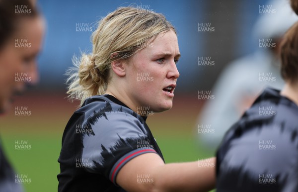 300922 - Wales Women Rugby Training Session - Wales’ Alex Callender during a combined training session with USA ahead of the start of the Women’s Rugby World Cup