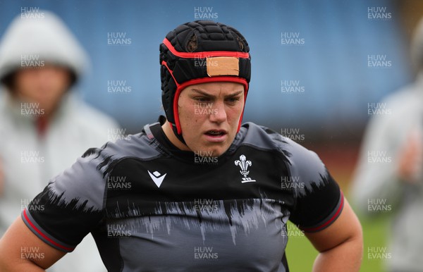 300922 - Wales Women Rugby Training Session - Wales’ Carys Phillips during a combined training session with USA ahead of the start of the Women’s Rugby World Cup