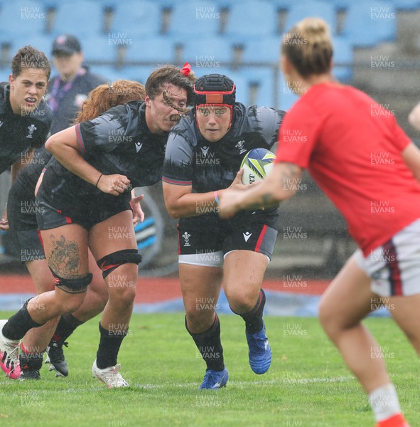 300922 - Wales Women Rugby Training Session - Wales’ Carys Phillips during a combined training session with USA ahead of the start of the Women’s Rugby World Cup