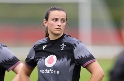 250625  Wales Women U20 Training Session - Branwen Metcalfe during a training session ahead of their U20 Six Nations festival
