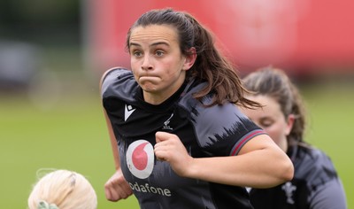 250625  Wales Women U20 Training Session - Branwen Metcalfe during a training session ahead of their U20 Six Nations festival