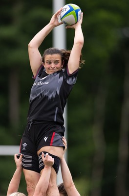 250625  Wales Women U20 Training Session - Branwen Metcalfe during a training session ahead of their U20 Six Nations festival