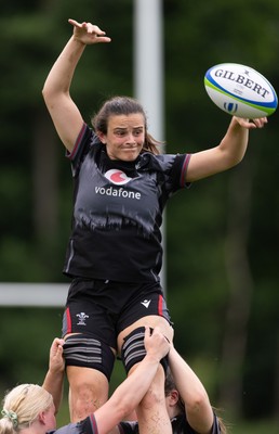 250625  Wales Women U20 Training Session - Branwen Metcalfe during a training session ahead of their U20 Six Nations festival