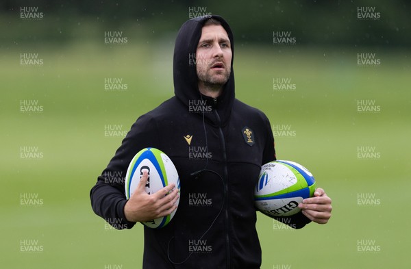 250625  Wales Women U20 Training Session - Ashley Beck during a training session ahead of their U20 Six Nations festival